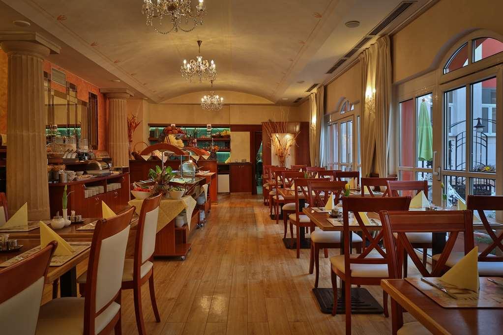 Hotel Meteor Plaza براغ المطعم الصورة